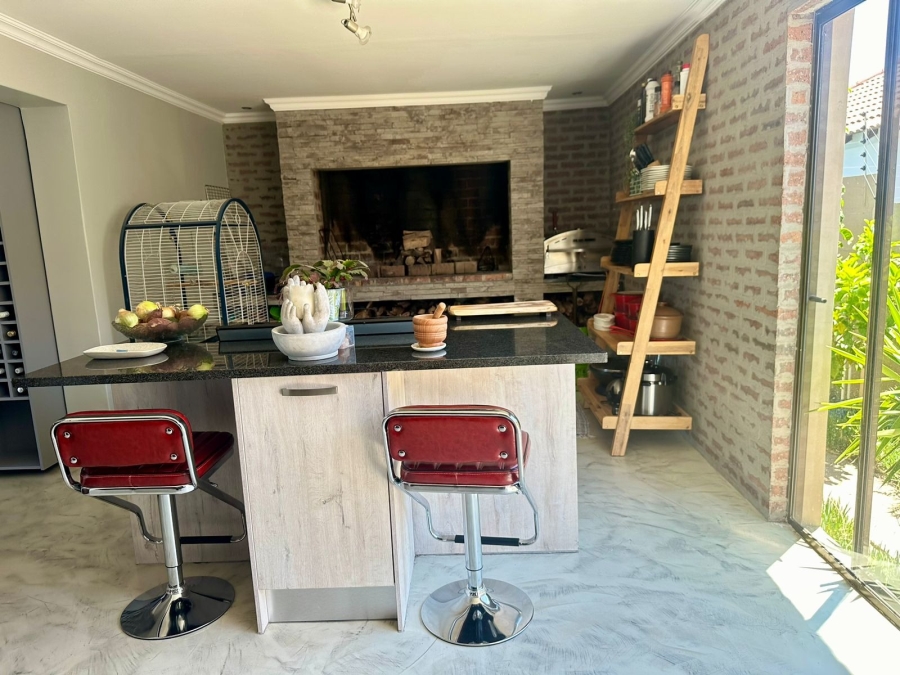 To Let 4 Bedroom Property for Rent in Parklands Western Cape